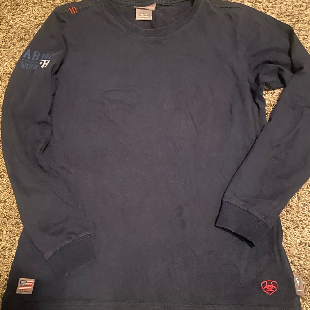 Ladies size Xs ariat Fr shirt